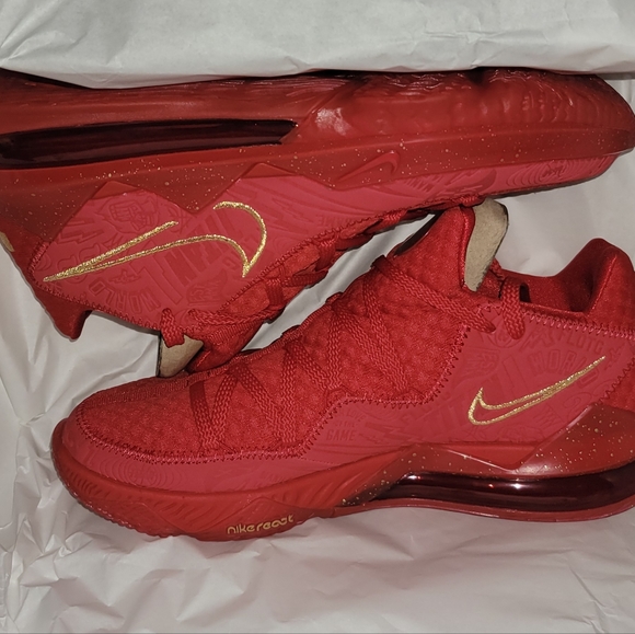 LeBron 18 - Picture 2 of 4